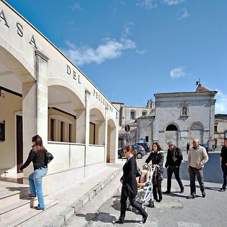 Albergo Casa Del Pellegrino Monte SantʼAngelo Eksteriør bilde